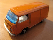 vw-t2b-paneltruck-majorette-1x43.jpg